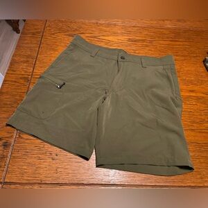 Magellan Outdoors Men's Cargo Shorts in Olive